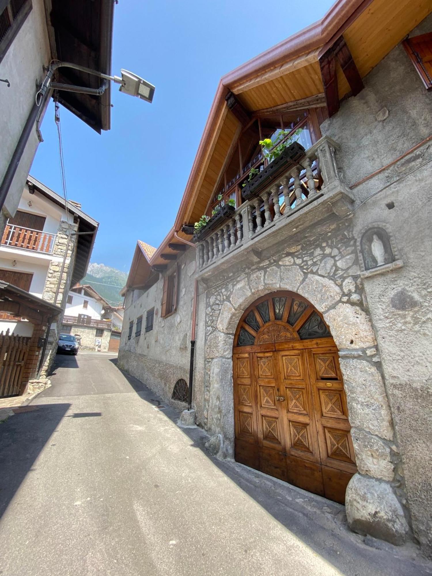 Willa Casa Nel Centro Storico Di Borno Zewnętrze zdjęcie